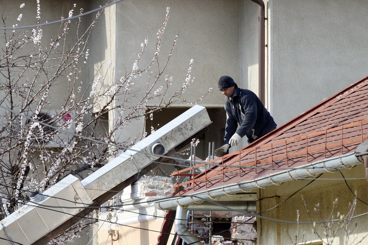 Travaux de zinguerie gouttières en zinc façonnées sur mesure