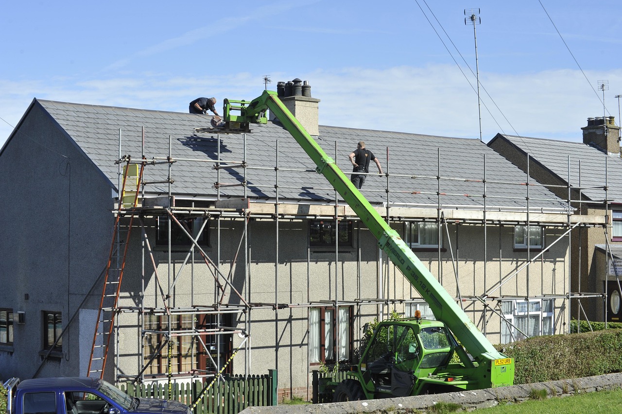 Rénovation complète toiture tuiles en terre cuite par BK Couverture